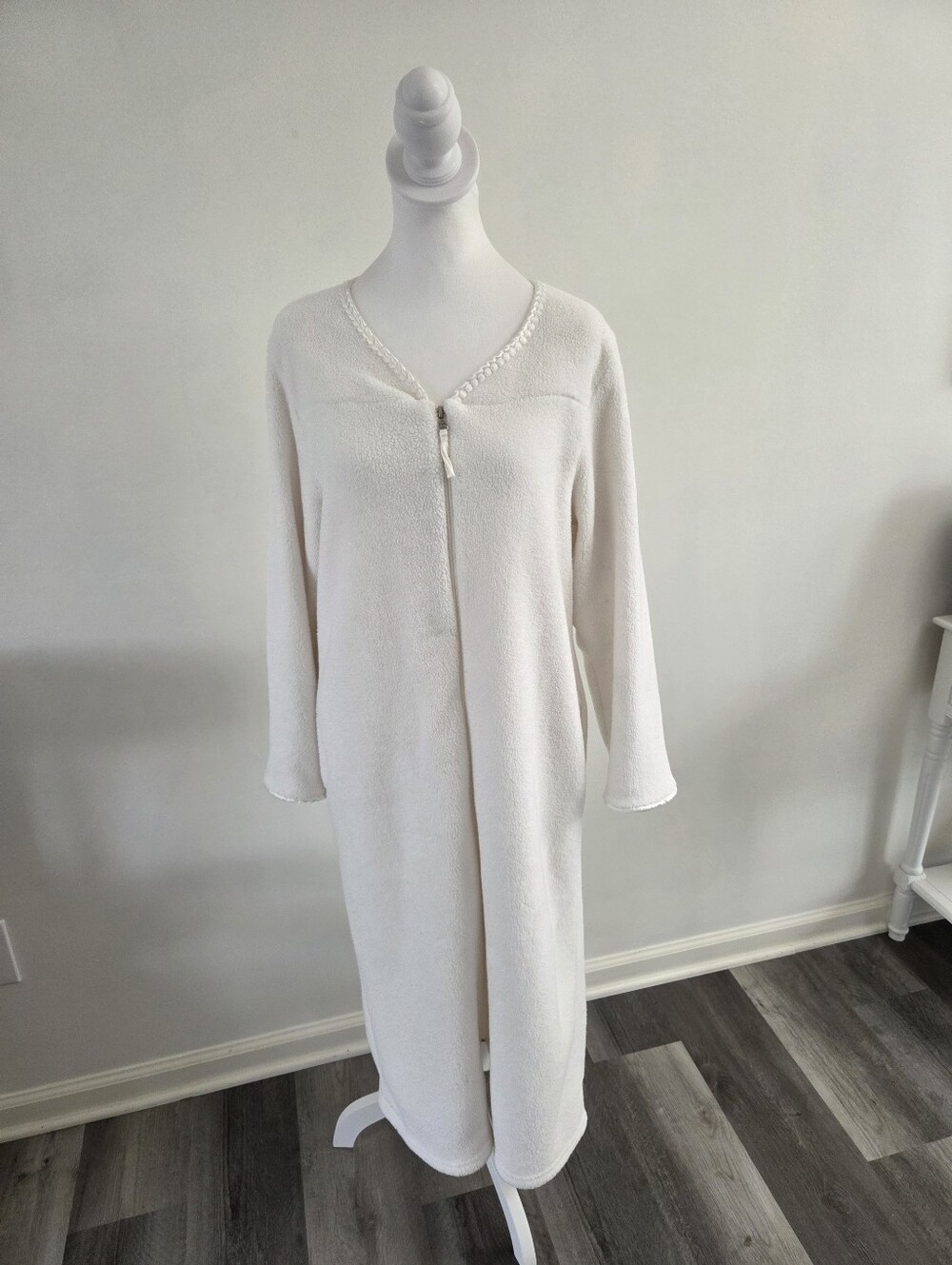 Oscar De La Renta Robe Full Zip Robe  Fleece Soft Fluffy Cuddly Size S/M
